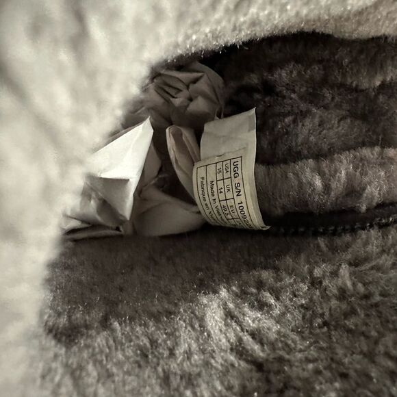 UGG Black and Gray Rain & Snow Boots with Waterproof Design size 15 great shape - Picture 6 of 7